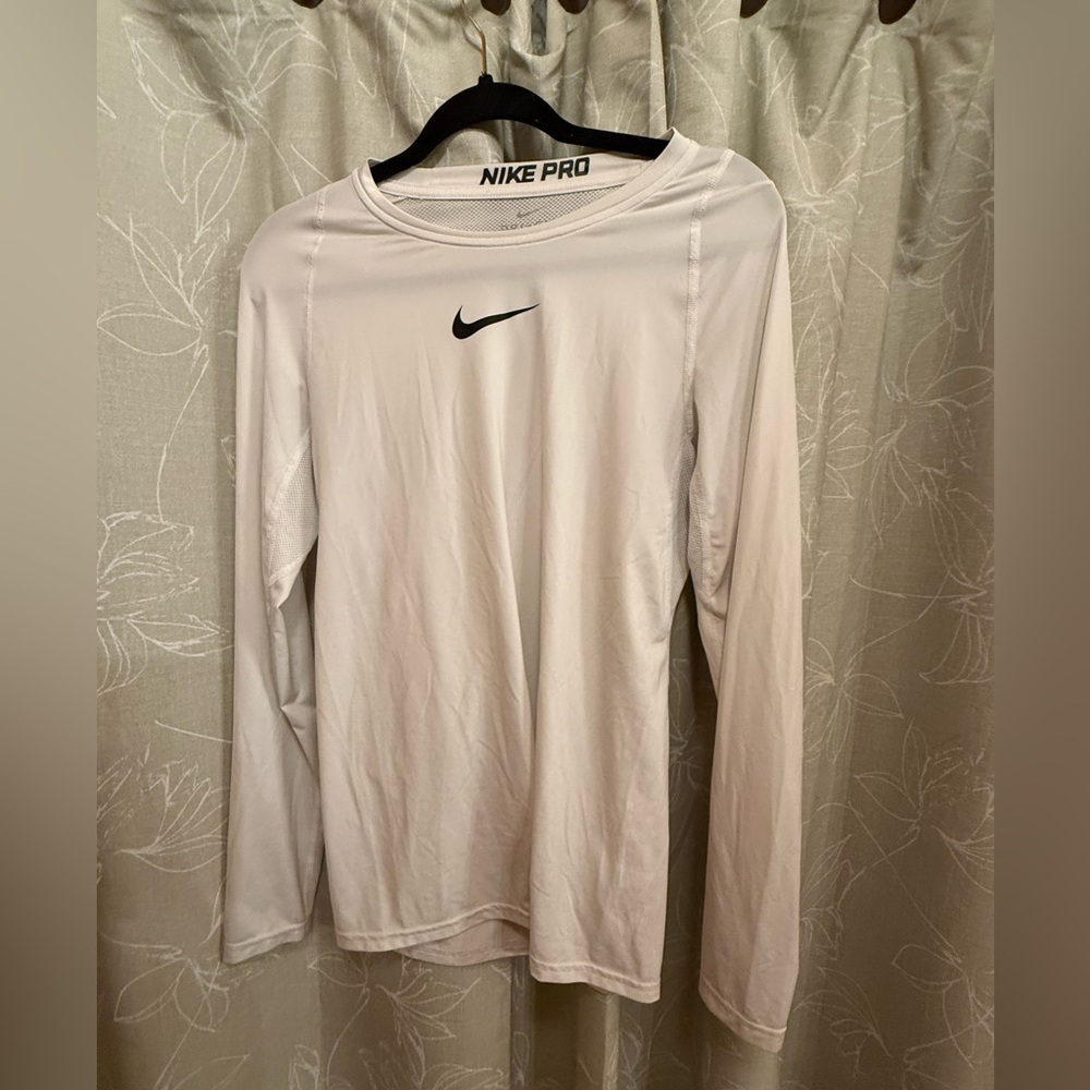 Nike top
